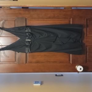 Gorgeous v-neck front and back dress